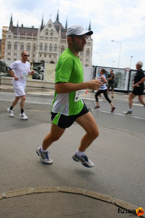 maratoni futók 711 KH maraton váltó futás