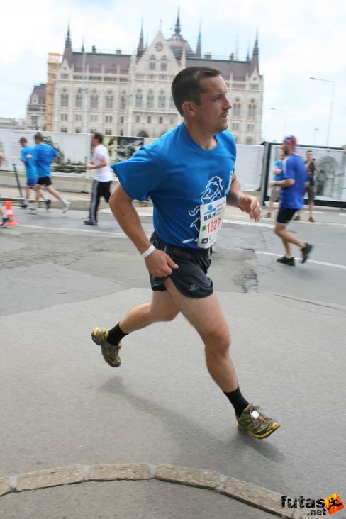 maratoni futók 714 KH maraton váltó futás