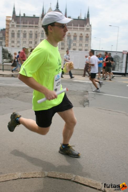 maratoni futók 717 KH maraton váltó futás