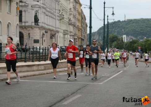 maratoni futók 783 KH maraton váltó futás