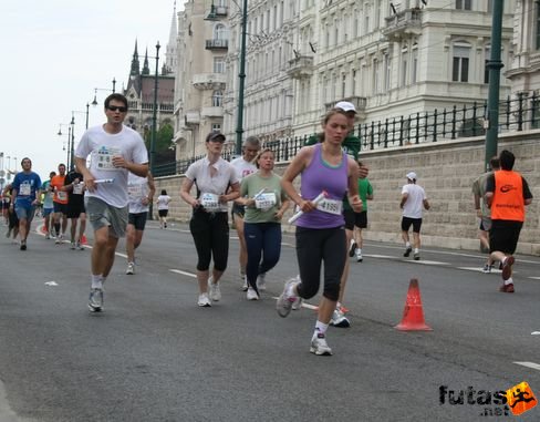 maratoni futók 839 KH maraton váltó futás