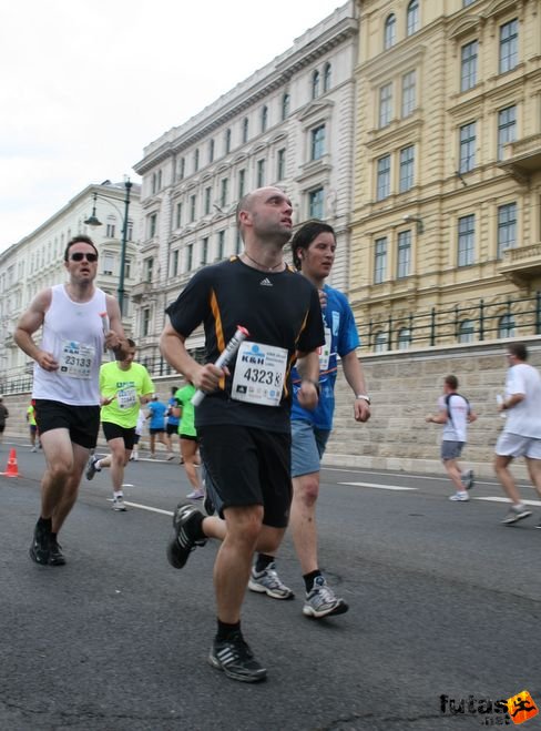 maratoni futók 841 KH maraton váltó futás