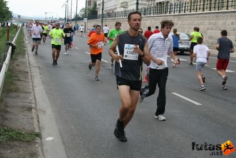 maratoni futók 848 KH maraton váltó futás