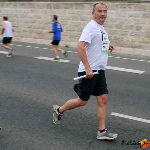 maratoni futók 861 KH maraton váltó futás