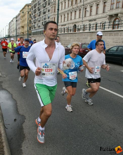 maratoni futók 870 KH maraton váltó futás