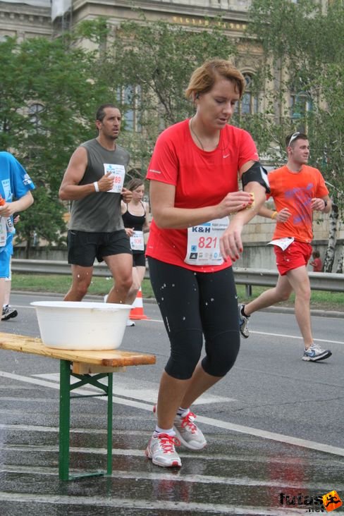 maratoni futók 878 KH maraton váltó futás