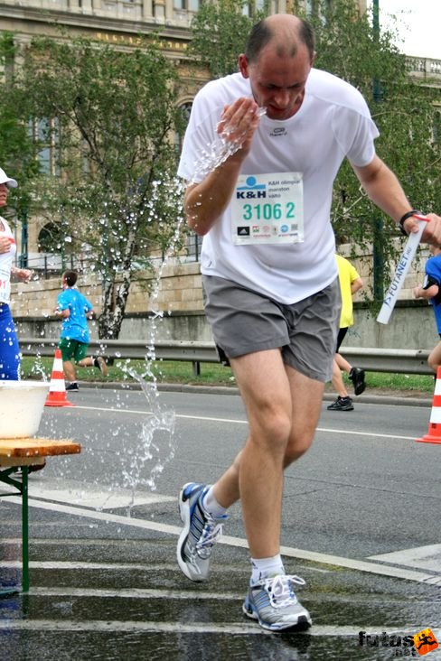 maratoni futók 887 KH maraton váltó futás