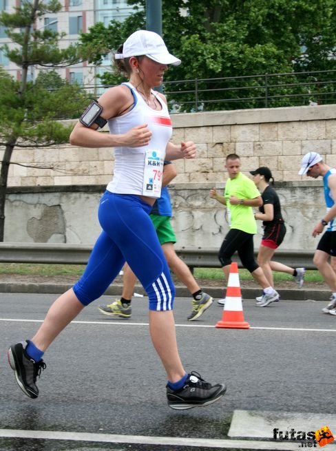 maratoni futók 888 KH maraton váltó futás