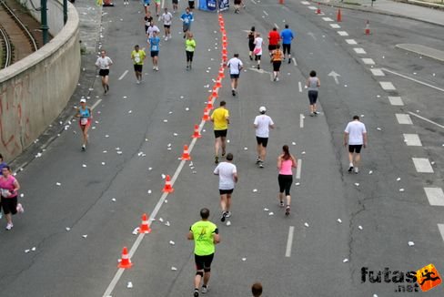 maratoni futók 897 KH maraton váltó futás