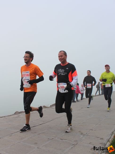 Krisz és Elek Balaton Marathon futás