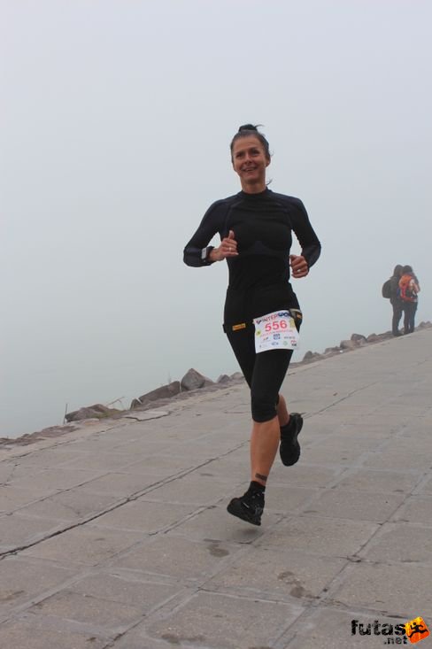 Rácz Adél Veszprémi Triatlon Egyesület Balaton Marathon futás