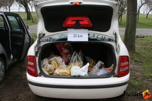 a frissítőpontok ellátmánya Tóparti Futóparti 2013 futás