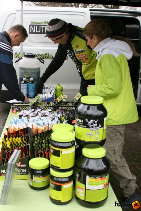 Nutrixxion termékek Tóparti Futóparti 2013 futás