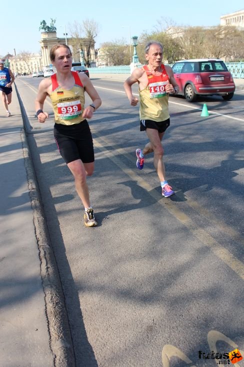 Német futók Budapest Half Marathon futás