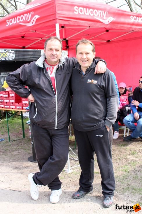 Fidel László ötszörös kajak világbajnok, olimpiai ezüstérmes, és Szipola Antal a Vitál Club Sportegyesület elnöke