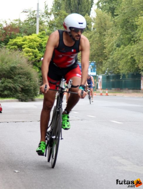 NASSER AL KHALIFA Ironman futás
