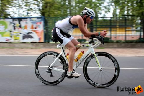 Jean noel LE GALL Giant Ironman futás