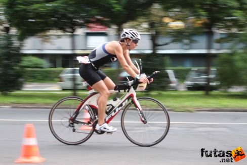 Claire Rye Ironman futás