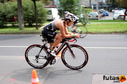Ágnes Juhász Swim: 34:24 Bike 2:48:50 Run 1:48:28 Ironman futás