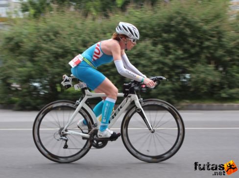Sabine Haller Bike 2:50:37 Ironman futás