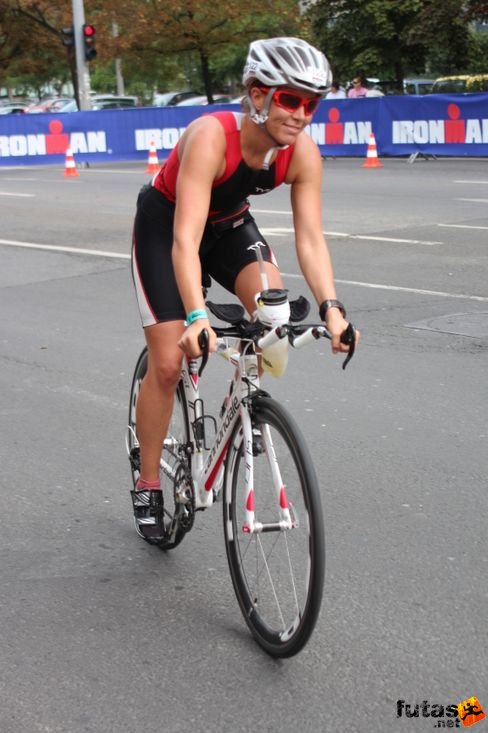 Leila Bike 2:56:53 Ironman futás