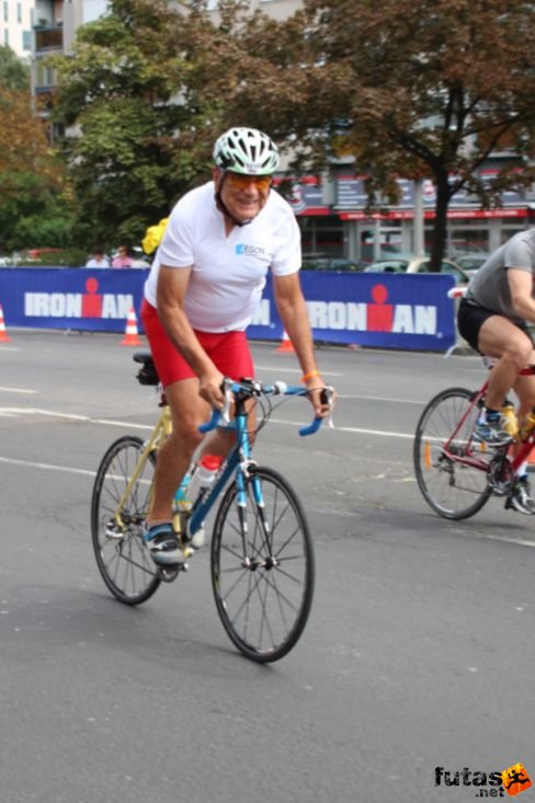 Team AEGON - Monday Insurance Ironman futás