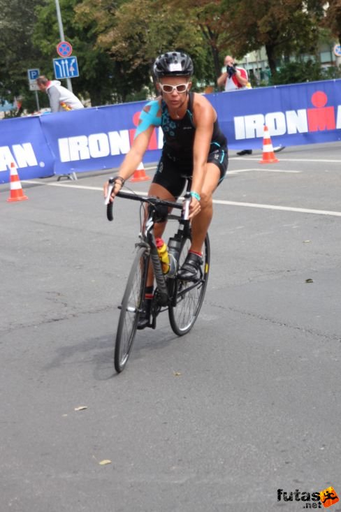 Mania - Maria Bikof Ironman futás