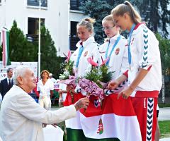 Rózsavölgyi István a díjátadó az atlétikai versenyen