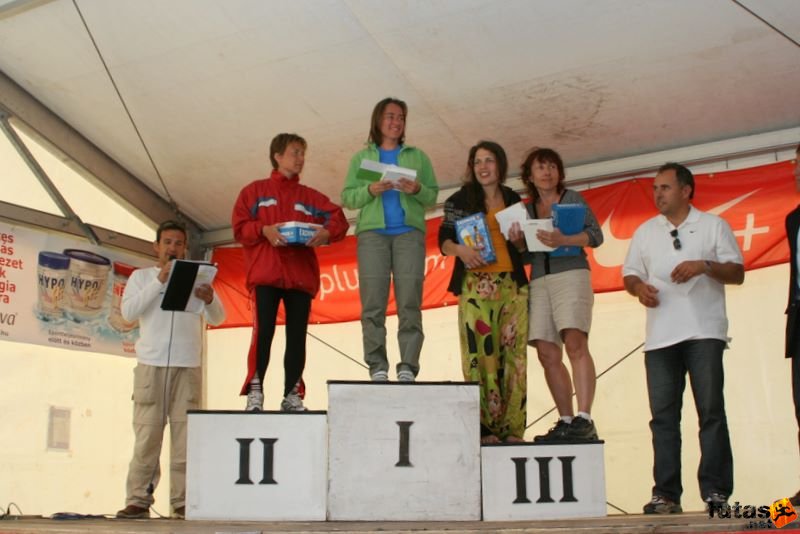 Ultrabalaton ultrabalaton_4469.jpg Horváth Mónika, Gál Andrea,Vennikas Heleen, Vennikas Pille Medal and Finisher Ceremony, individual ultra Balaton runners ultrabalaton_4469.jpg Horváth Mónika, Gál Andrea,Vennikas Heleen, Vennikas Pille
