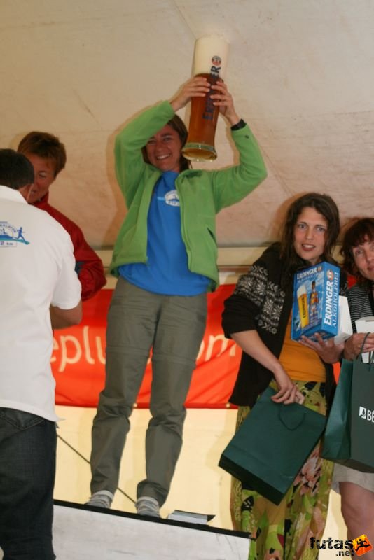 Ultrabalaton ultrabalaton_4470.jpg Andika és a sör Medal and Finisher Ceremony, individual ultra Balaton runners ultrabalaton_4470.jpg Andika és a sör