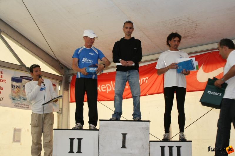 Ultrabalaton ultrabalaton_4481.jpg ultrabalaton_4481.jpg Medal and Finisher Ceremony, individual ultra Balaton runners ultrabalaton_4481.jpg ultrabalaton_4481.jpg