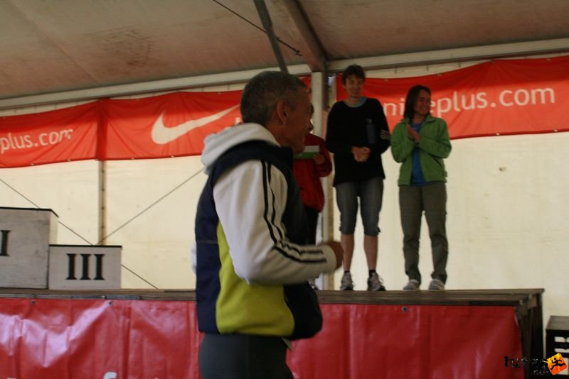 Ultrabalaton ultrabalaton_4497.jpg pecsenye, irány a dobogó Medal and Finisher Ceremony, individual ultra Balaton runners ultrabalaton_4497.jpg pecsenye, irány a dobogó