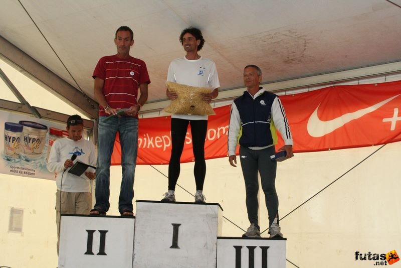 Ultrabalaton ultrabalaton_4501.jpg legjobb magyar futók az Ultrabalaton: Tóth Attila, Czukor Zoltán, Lajkó Csaba Medal and Finisher Ceremony, individual ultra Balaton runners ultrabalaton_4501.jpg legjobb magyar futók az Ultrabalaton: Tóth Attila, Czukor Zoltán, Lajkó Csaba