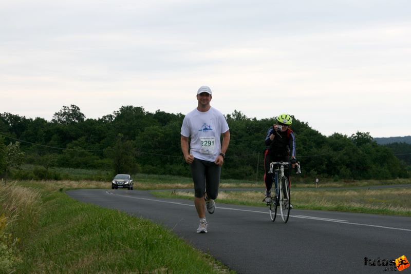 Ultrabalaton ultrabalaton_3597.jpg ultrabalaton_3597.jpg Ultrabalaton running futás Köveskál után Nemesgulács felé,, ultrabalaton_3597.jpg, ultrabalaton_3597.jpg