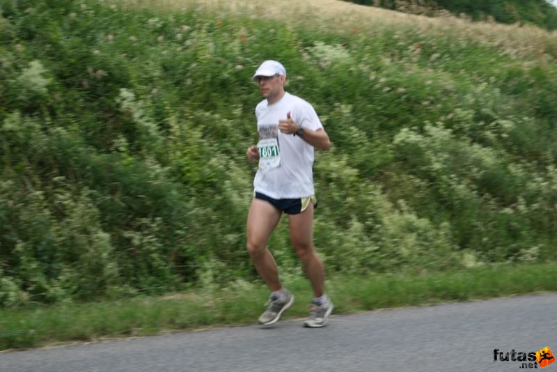 Ultrabalaton ultrabalaton_3602.jpg Balázs Ultrabalaton running futás Köveskál után Nemesgulács felé,, ultrabalaton_3602.jpg, Balázs