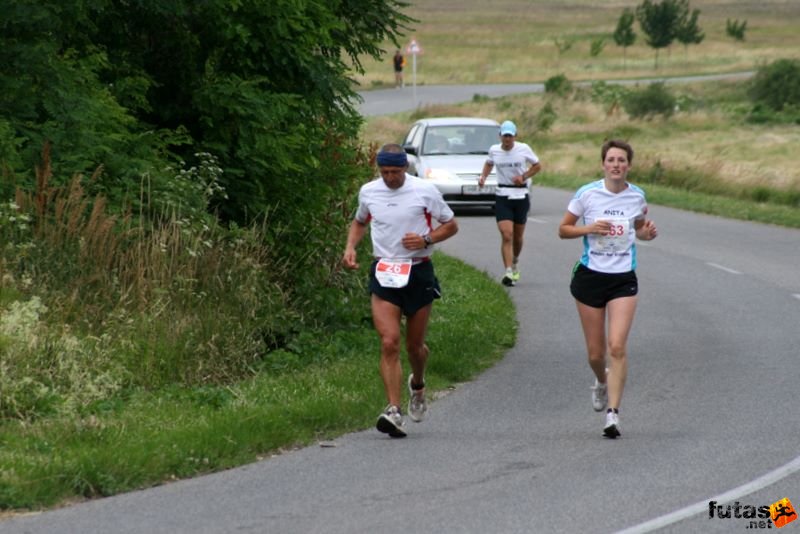 Ultrabalaton ultrabalaton_3608.jpg REZONJA Miro
, Ultrabalaton ultra runner from Slovakia Ultrabalaton running futás Köveskál után Nemesgulács felé,, ultrabalaton_3608.jpg, REZONJA Miro
, Ultrabalaton ultra runner from Slovakia