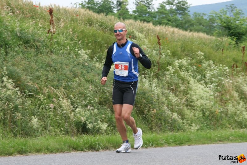 Ultrabalaton ultrabalaton_3616.jpg VARGA Csaba Ultrabalaton running futás Köveskál után Nemesgulács felé,, ultrabalaton_3616.jpg, VARGA Csaba