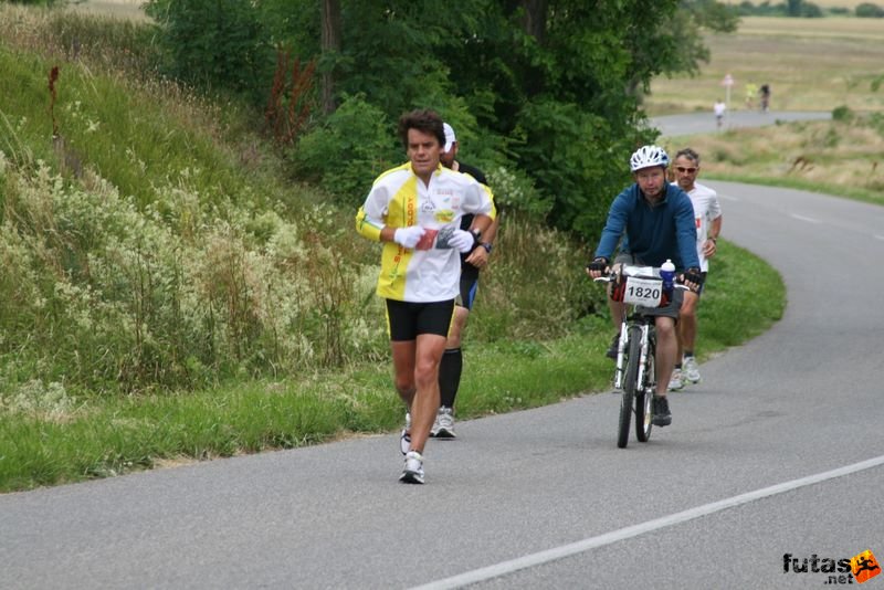 Ultrabalaton ultrabalaton_3632.jpg ultrabalaton_3632.jpg Ultrabalaton running futás Köveskál után Nemesgulács felé,, ultrabalaton_3632.jpg, ultrabalaton_3632.jpg