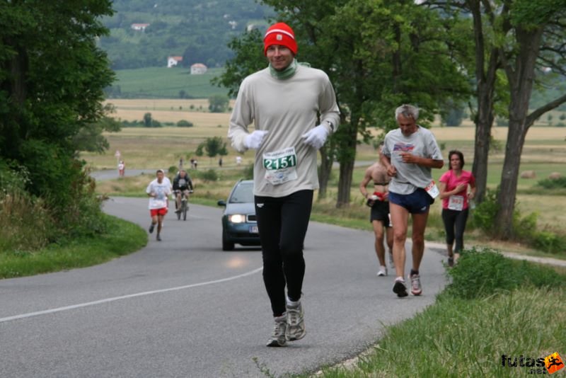 Ultrabalaton ultrabalaton_3636.jpg Ultrabalaton staféta futó Ultrabalaton running futás Köveskál után Nemesgulács felé,, ultrabalaton_3636.jpg, Ultrabalaton staféta futó