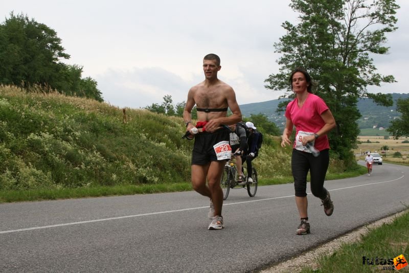 Ultrabalaton ultrabalaton_3639.jpg Lőw András Ultrabalaton running futás Köveskál után Nemesgulács felé,, ultrabalaton_3639.jpg, Lőw András