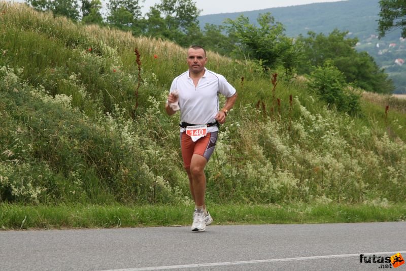 Ultrabalaton ultrabalaton_3640.jpg TAKÁCS György Ultrabalaton running futás Köveskál után Nemesgulács felé,, ultrabalaton_3640.jpg, TAKÁCS György