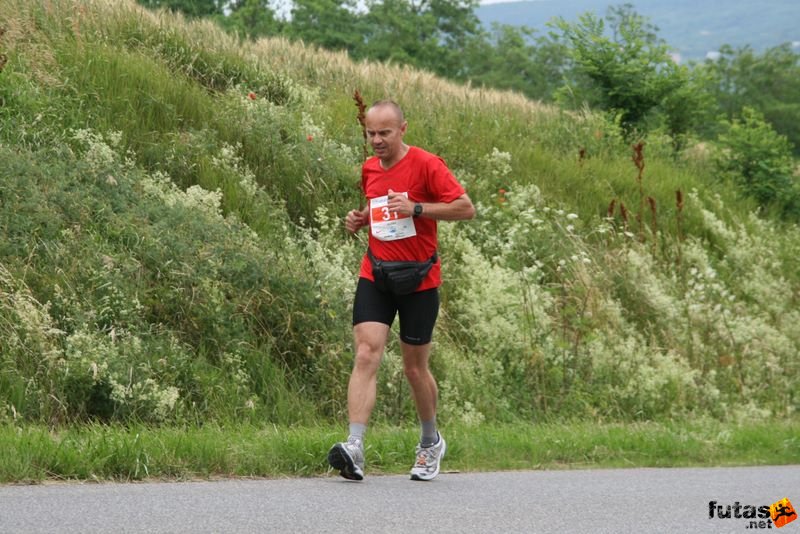 Ultrabalaton ultrabalaton_3649.jpg NOSZIK János, aladdin, Ultrabalaton finisher Ultrabalaton running futás Köveskál után Nemesgulács felé,, ultrabalaton_3649.jpg, NOSZIK János, aladdin, Ultrabalaton finisher