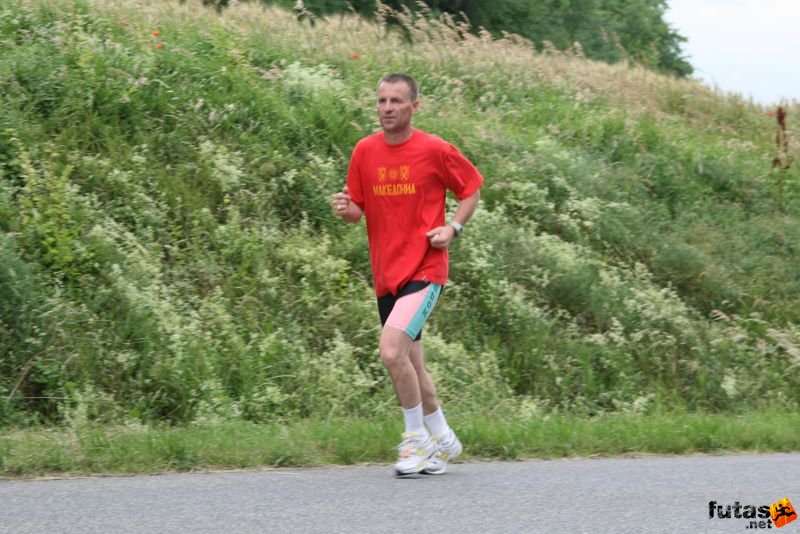 Ultrabalaton ultrabalaton_3654.jpg DIMOV Zoran Macedonia, Ultrabalaton finisher 212 km running 27:11:47 Ultrabalaton running futás Köveskál után Nemesgulács felé,, ultrabalaton_3654.jpg, DIMOV Zoran Macedonia, Ultrabalaton finisher 212 km running 27:11:47