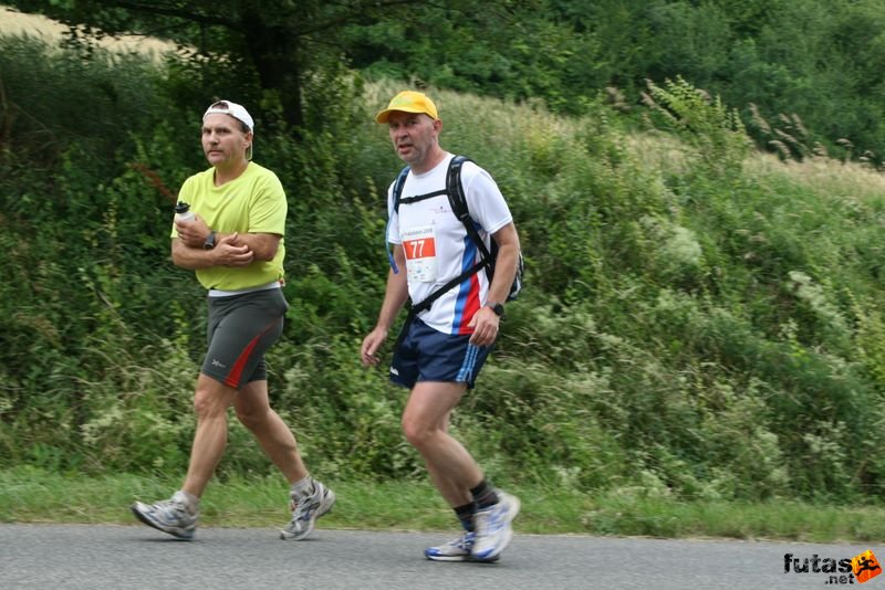 Ultrabalaton ultrabalaton_3657.jpg Ultra runners 212 km running around lake Balaton in Hungary Ultrabalaton running futás Köveskál után Nemesgulács felé,, ultrabalaton_3657.jpg, Ultra runners 212 km running around lake Balaton in Hungary