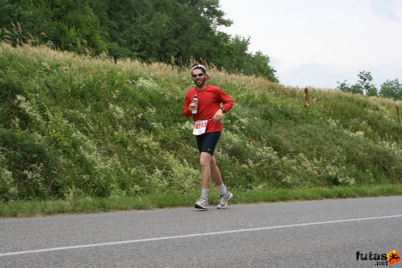 Ultrabalaton ultrabalaton_3674.jpg KARDOS József Ultrabalaton finisher Ultrabalaton running futás Köveskál után Nemesgulács felé,, ultrabalaton_3674.jpg, KARDOS József Ultrabalaton finisher