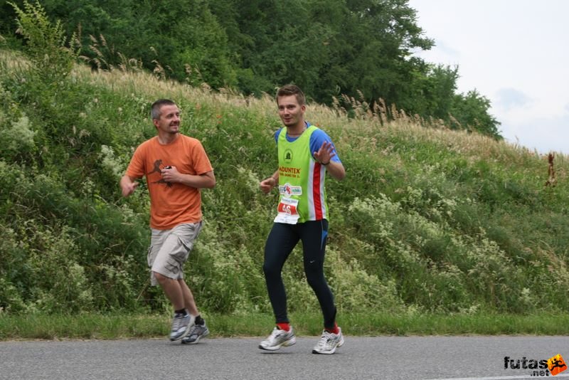 Ultrabalaton ultrabalaton_3680.jpg Kerékgyártó Péter Ultrabalaton finisher Ultrabalaton running futás Köveskál után Nemesgulács felé,, ultrabalaton_3680.jpg, Kerékgyártó Péter Ultrabalaton finisher