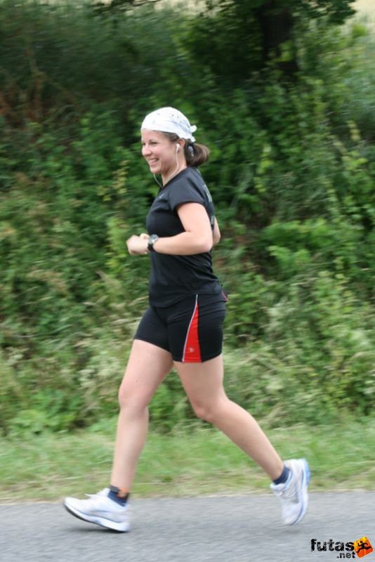 Ultrabalaton ultrabalaton_3710.jpg Zoltán Judit Ultrabalaton running futás Köveskál után Nemesgulács felé,, ultrabalaton_3710.jpg, Zoltán Judit