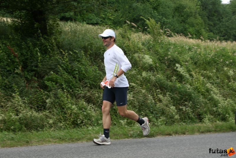 Ultrabalaton ultrabalaton_3713.jpg SZABÓ Sándor Ultrabalaton running futás Köveskál után Nemesgulács felé,, ultrabalaton_3713.jpg, SZABÓ Sándor