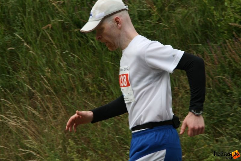 Ultrabalaton ultrabalaton_3720.jpg PERTILLÄ Petri
, ultra runner, Ultrabalaton finisher 212 km running Ultrabalaton running futás Köveskál után Nemesgulács felé,, ultrabalaton_3720.jpg, PERTILLÄ Petri
, ultra runner, Ultrabalaton finisher 212 km running