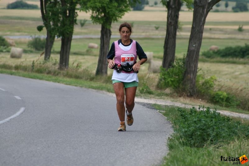Ultrabalaton ultrabalaton_3722.jpg DADOUN Christine
ultra running in Hungary from France Ultrabalaton running futás Köveskál után Nemesgulács felé,, ultrabalaton_3722.jpg, DADOUN Christine
ultra running in Hungary from France